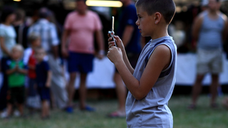 Un padre inventa una app capaz de obligar a su hijo a que le llame cuando no responde a sus mensajes <em></em>